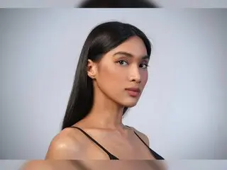 Enter ClareyFox live cam