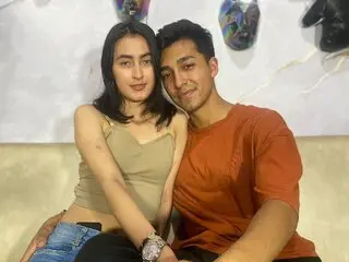 Enter LannaAndLeo live cam