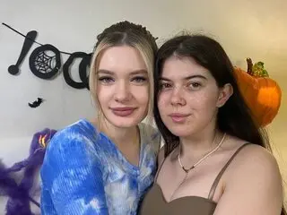 Enter MeghanAndGwendol live cam